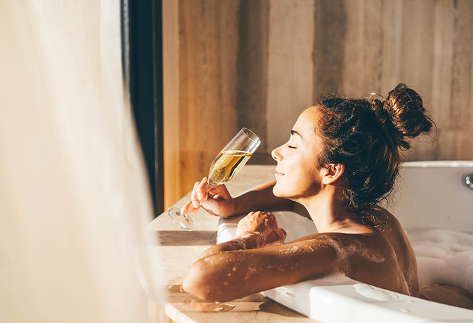 Ontspannen in een bubbelbad met massagejets