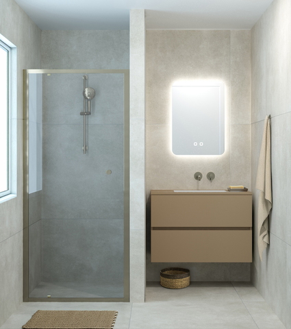Lichte badkamer met beige wastafelmeubel, glaswanddouche en natuursteenlook tegels