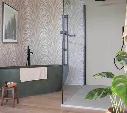 Salle de bain au design biophilique avec des accents verts, des plantes, une baignoire îlot et une paroi de douche en verre pour une ambiance naturelle.