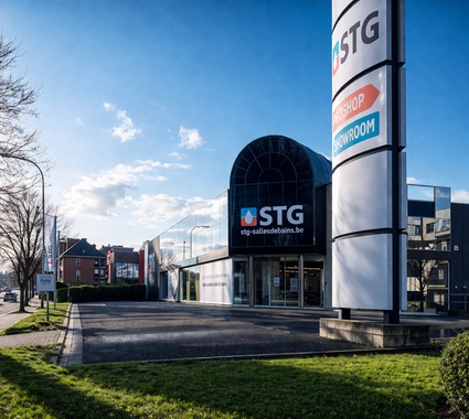 Vue de la façade du showroom de STG Salles de Bains à James, près de Namur.