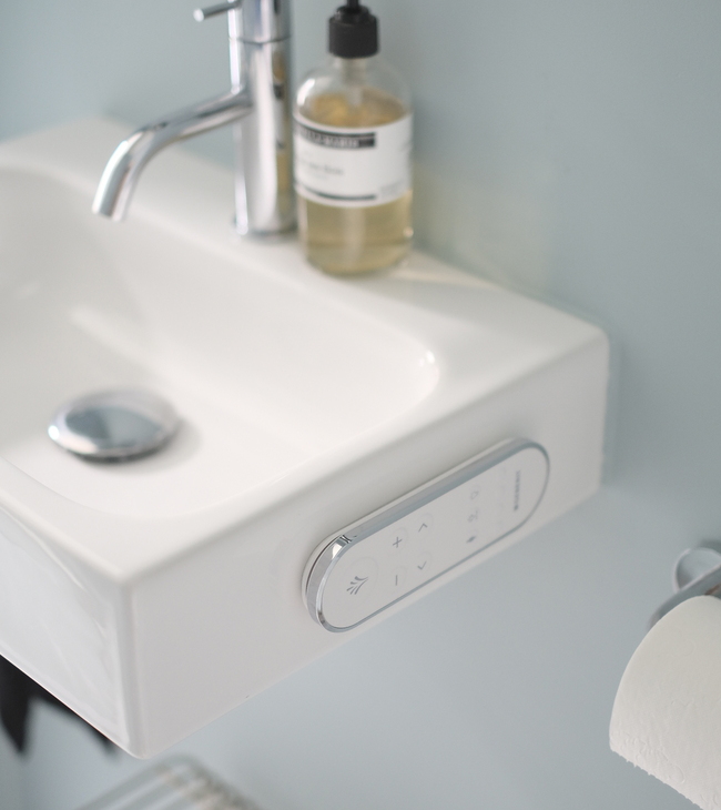 Détail de la télécommande du WC lavant